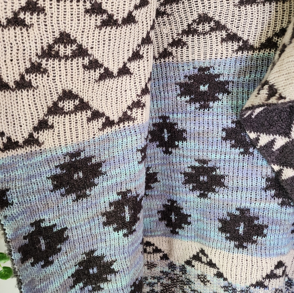 Love On A Hanger Aztec Cardigan Size Medium - Picture 4 of 8